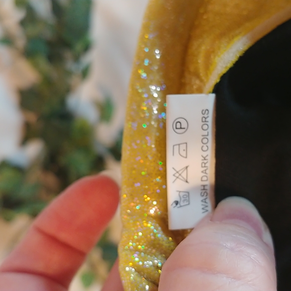 Pet Costume. Cute little cape. Size Small. Like New. - Picture 5 of 7